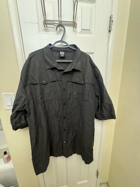 RVCA Men’s Black Button-Down Short Sleeve Shirt